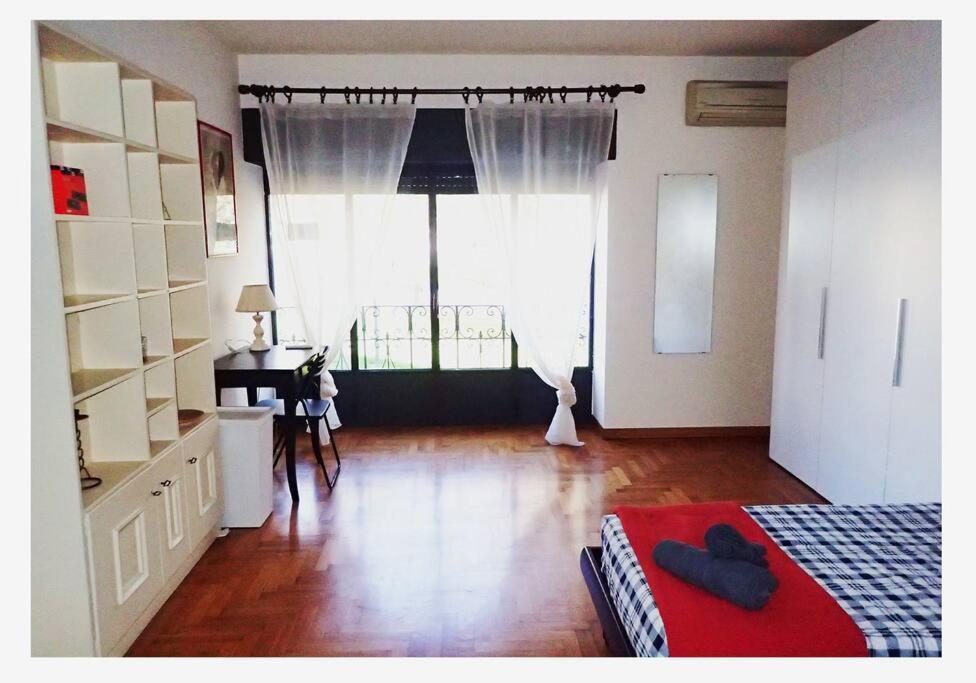 Urban House - Elegant Apartment Brera Milan Center Екстер'єр фото